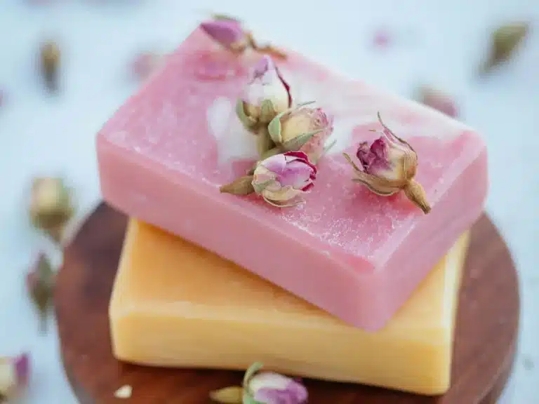 jabones artesanales con flores